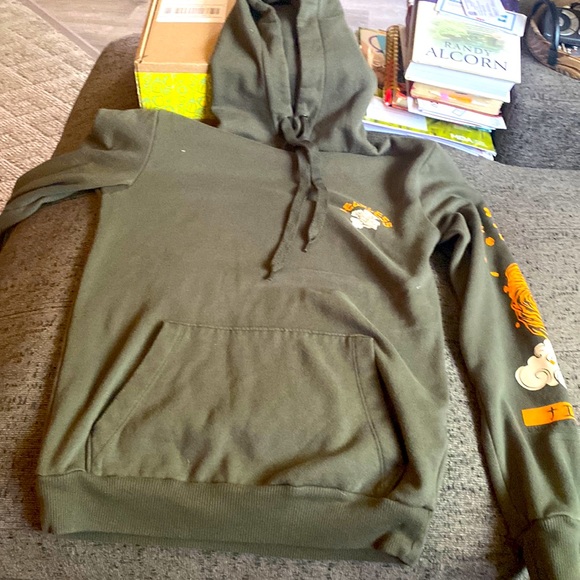 No Boundaries | Tops | Boundaries Xs Fearless Tiger Hoodie Army Green Great  Used Condition | Poshmark